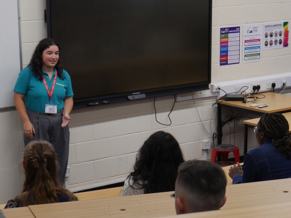 Ex-student Caitlin O’Neill spoke to Modern Language learners at Solihull Sixth Form College about her experiences since studying A level Spanish.